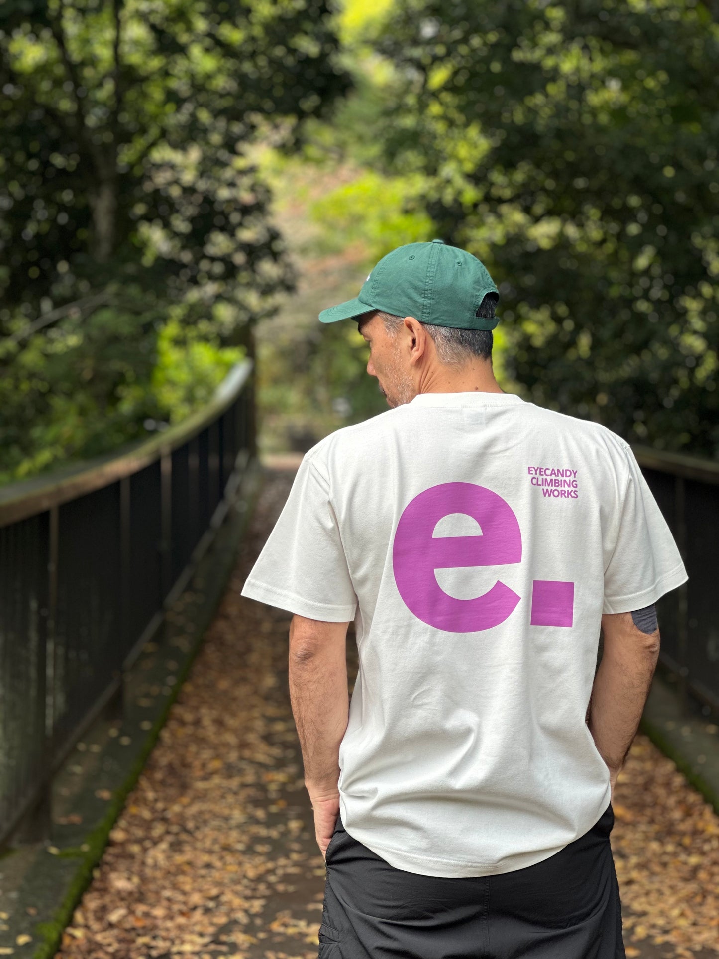 e. T-SHIRT VANILLA WHITE